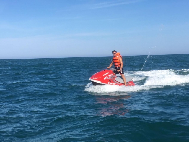  Jet ski sur la côte de Cambrils 
