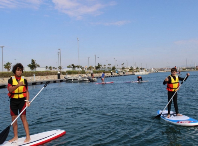  Acenando nas pranchas de paddle 