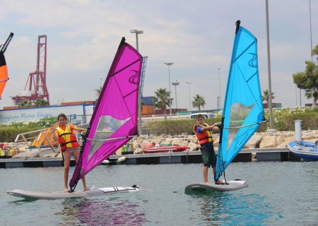  Alunos de windsurf na Marinha Real 