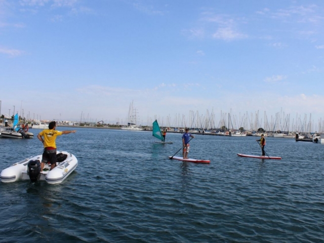  Dando instruções às pranchas de sup 