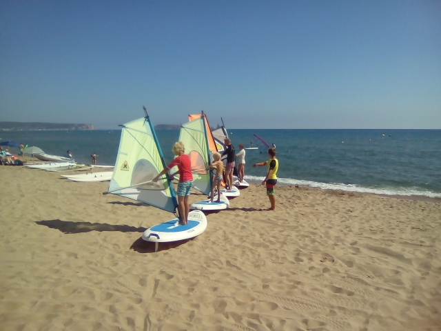 Clases de windsurf en la playa