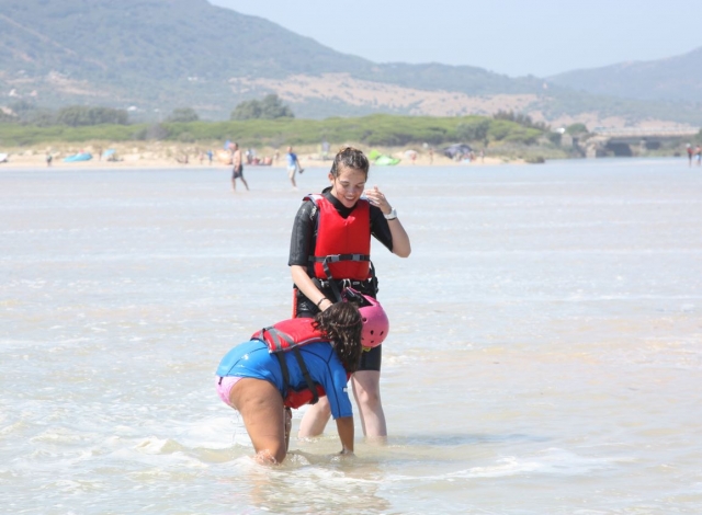 Companeras de kite en el agua