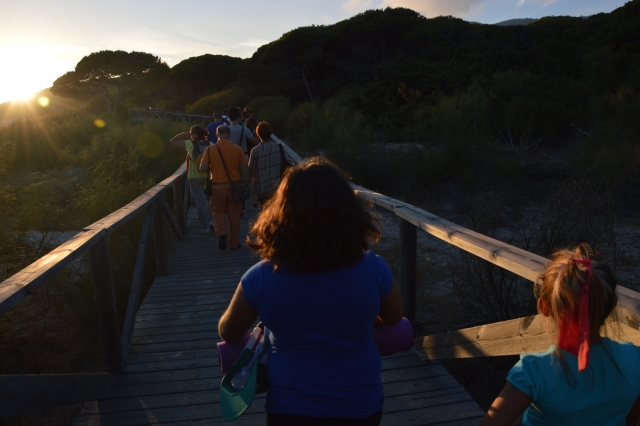 Por el paseo hasta la playa