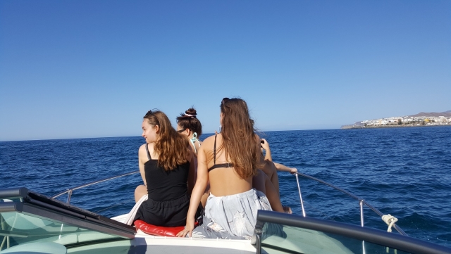 Tomando el sol en el barco