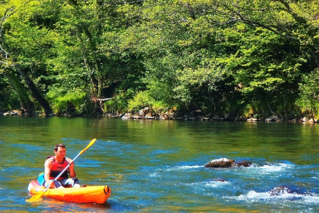  Going down the Sella in an individual canoe 