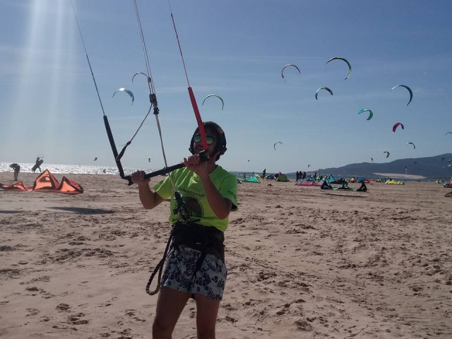  Learning with the kite from the sand 