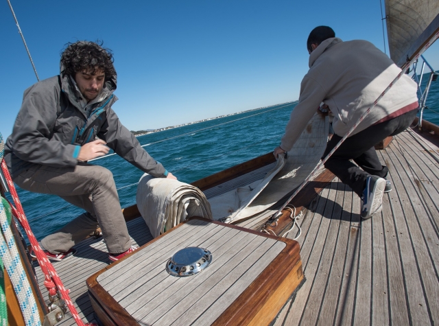 Maniobrando en el barco