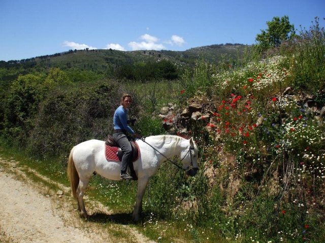 Carmen a caballo