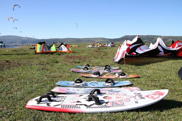Preparando la jornada de kitesurf