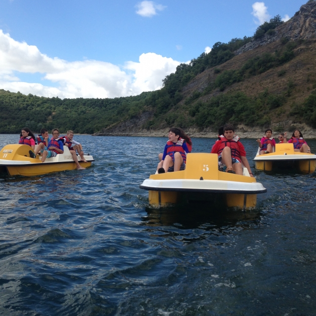  Pedal boats 