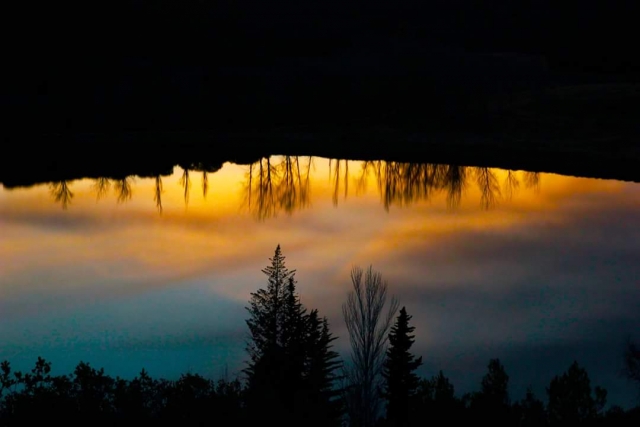 Riflessi nella laguna al tramonto 