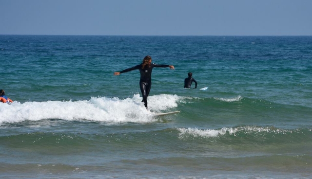 Pilla las olas con nosotros