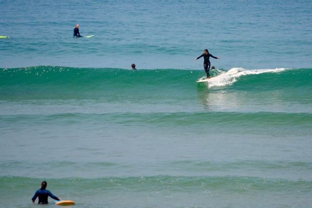 Surfea con nosotros