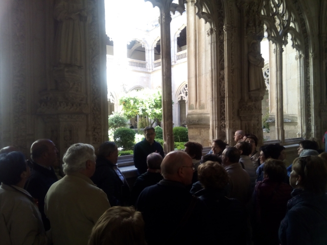 e-19742675-atendiendo-al-guia-en-toledo15021835367921.jpg