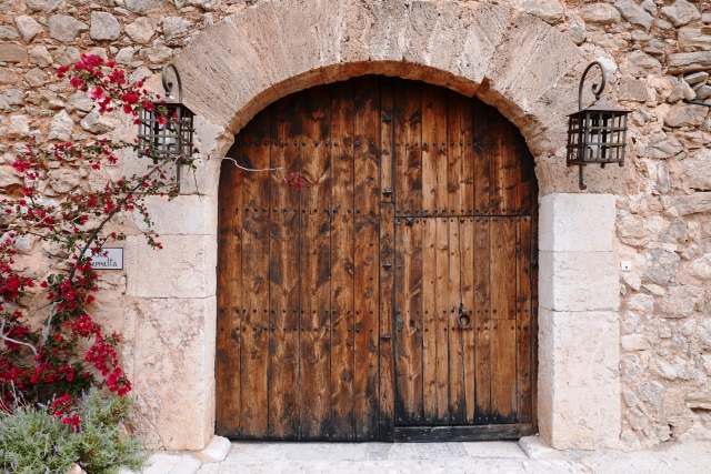 Puerta edificio en Mallorca