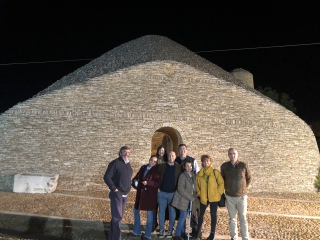 Visitando la bodega por la noche