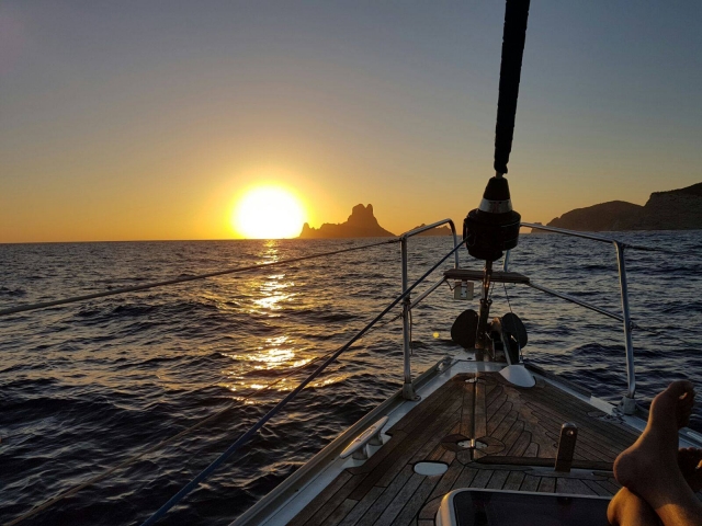  Die Sonne geht in Es Vedra unter 