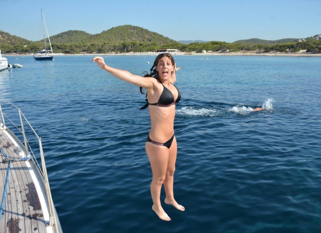  Vom Boot zum springen Wasser 