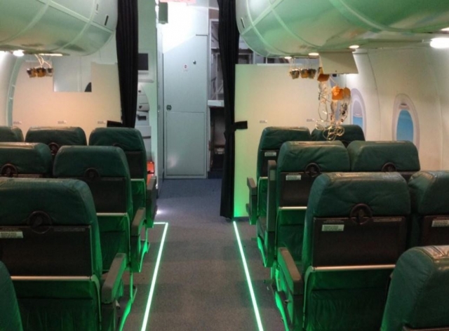 Zona de pasajeros en el avión