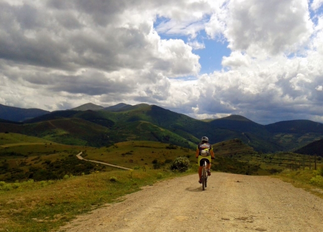 Recorriendo Ezcaray en bici