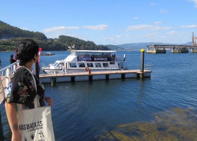 Barco para excursiones maritimas