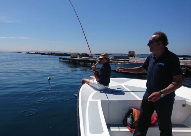 Dirigiendo la pesca desde el barco