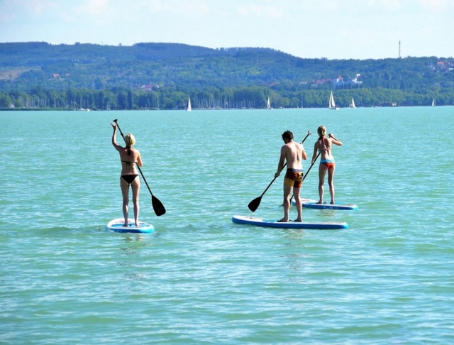 Grupo de tres en tablas de sup
