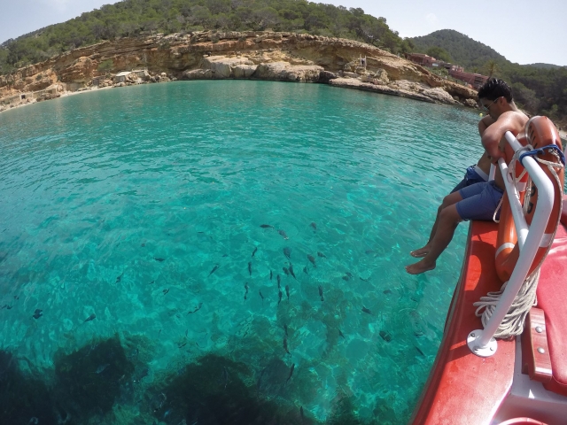en aguas cristalinas
