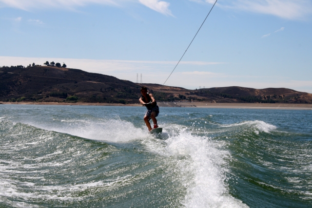siguiendo olas en wake