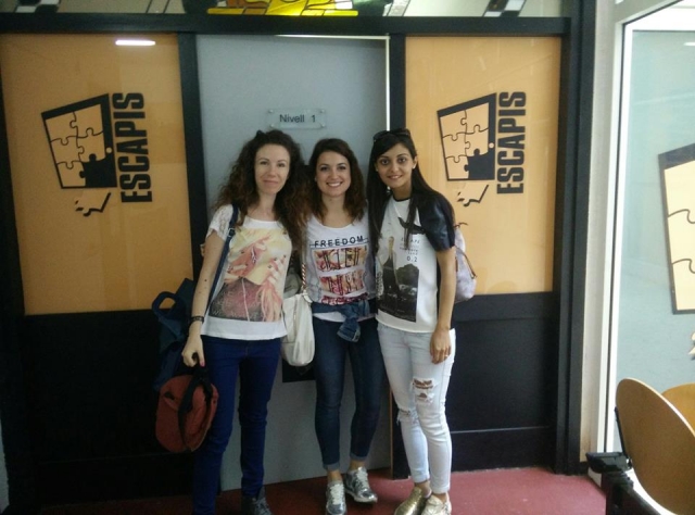 Amigas antes de entrar en el escape room