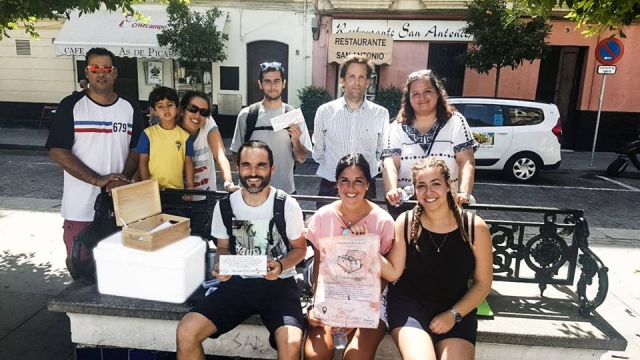 Amigos y familiares después de la búsqueda