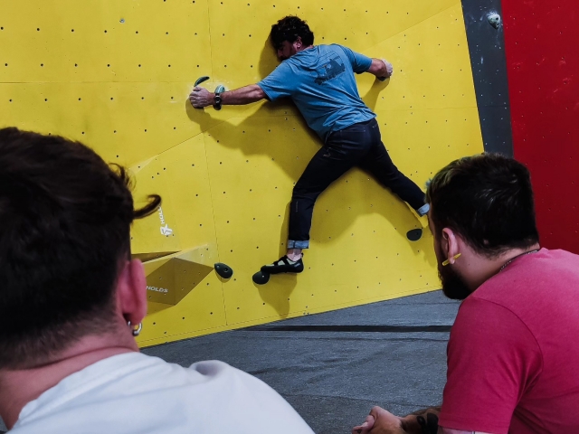  Access to climbing