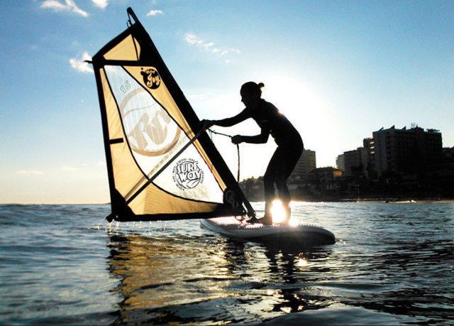 e-19743849-windsurf-a-contraluz1505989825530.jpg