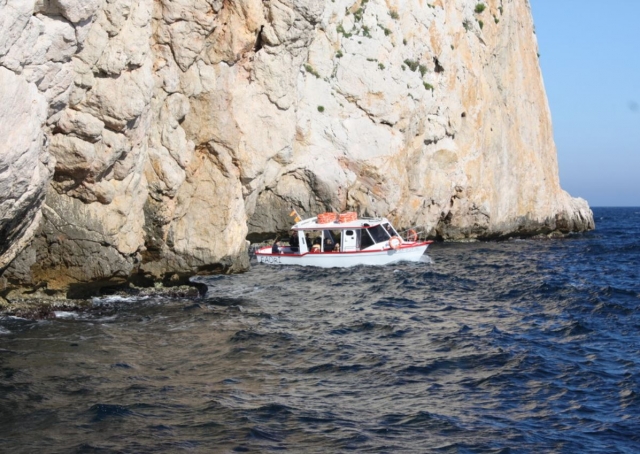Fadri junto a los acantilados de la Costa Brava