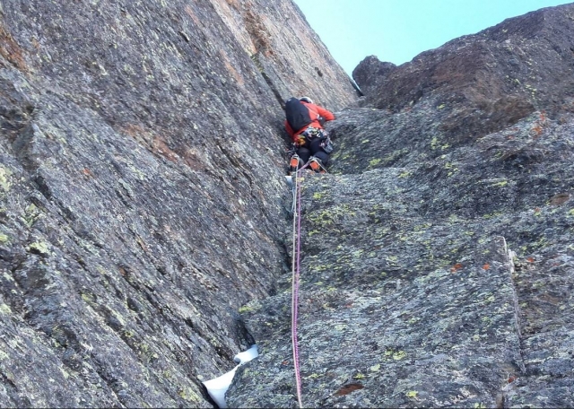  Climbing with a professional guide 