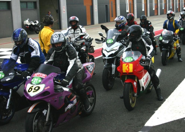  Piloti in moto 