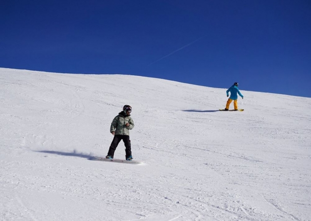 Haciendo snow fuera de pista