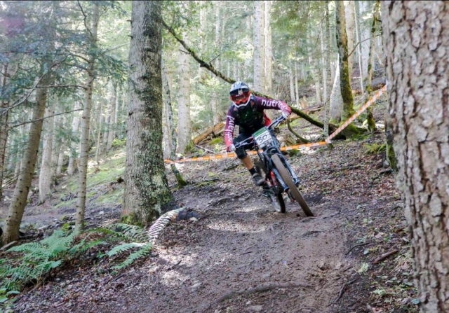 Prueba de BTT en el bosque