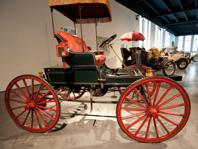  Antique automobile 