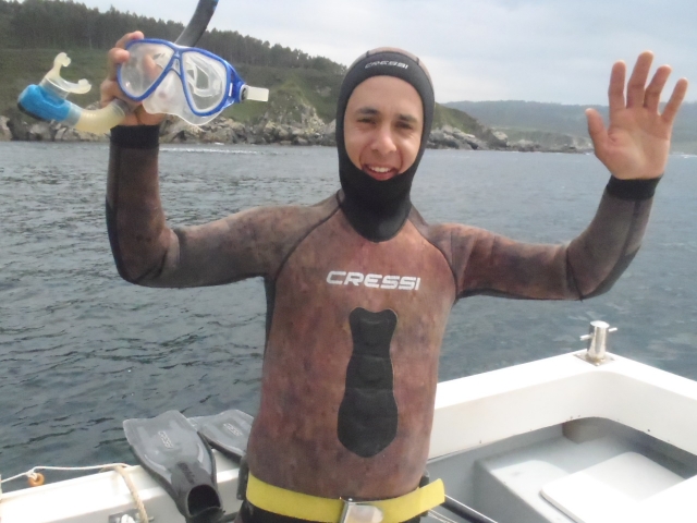 e-19744311-preparandose-para-la-pesca-submarina15076199334568.jpg