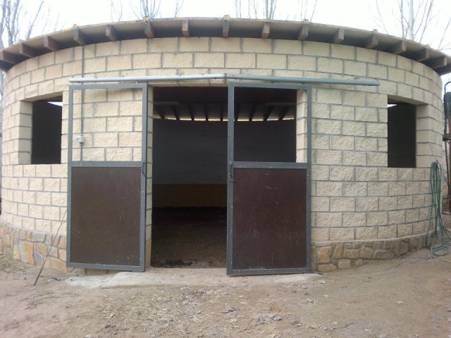 Entrée des écuries