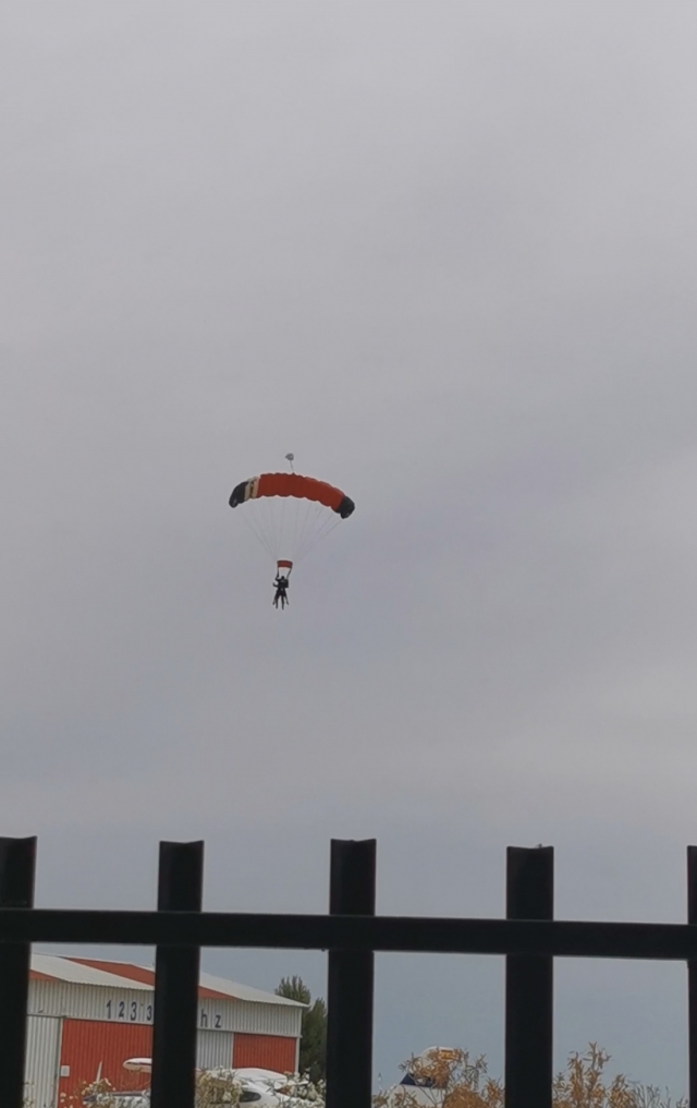 Review of Jesús about Parachuting jump as a couple in Totana
