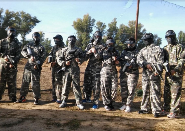  Players with camouflage overalls 