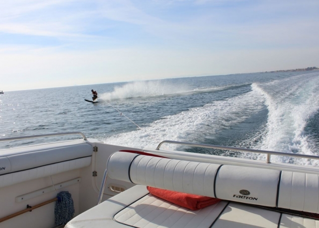  Skier depuis le bateau 