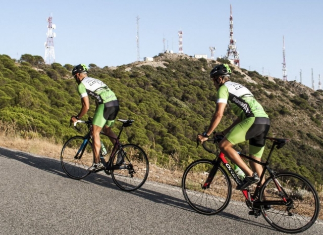 Subiendo la pendiente en bici