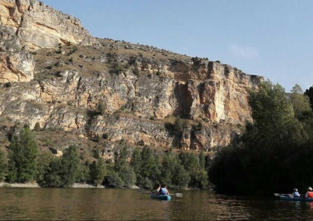  Canoeists in the Duraton 