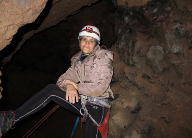  Posing in the cavity 