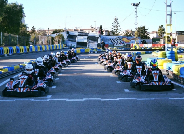 Competidores en sus coches