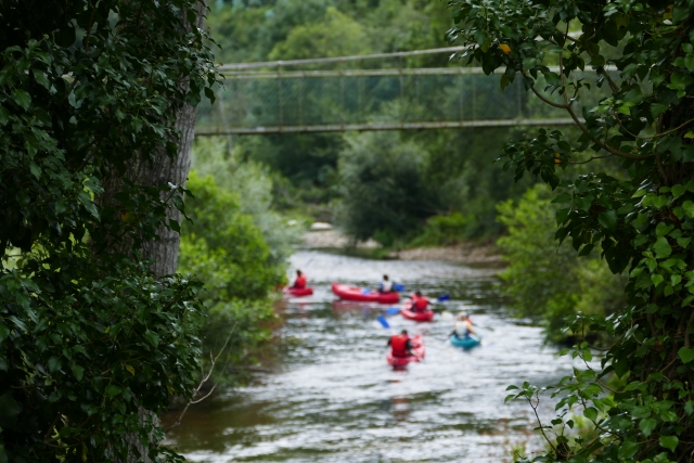 En canoa por el rio sinuoso
