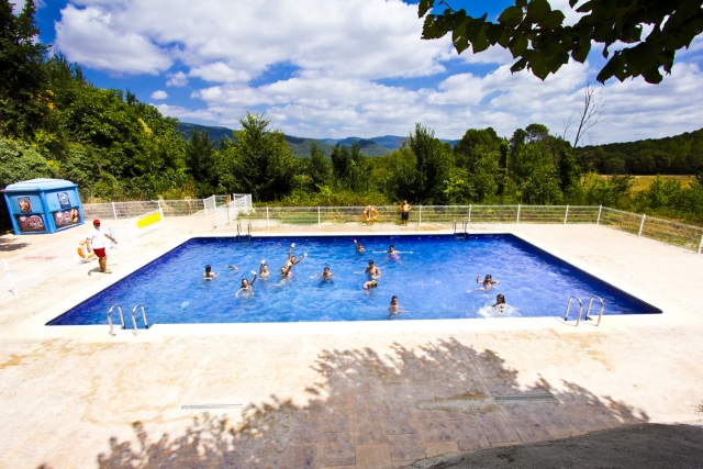  Piscina nella proprietà del campo 